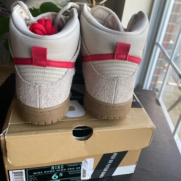 Nike Dunk High Pro SB Birch Hyper Red Mens